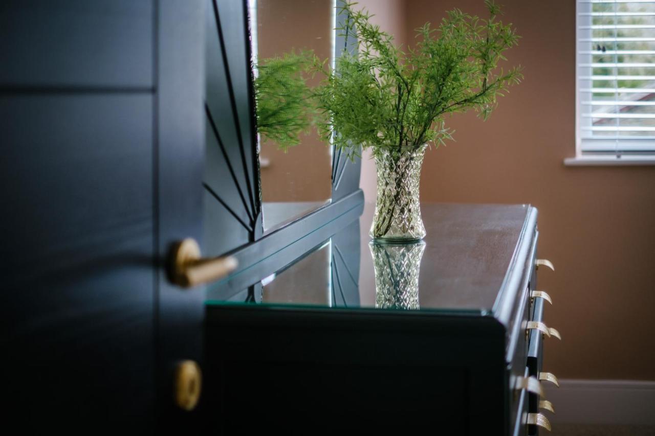Rockside - Luxury 1 Bedroom Home With Hot Tub, Central Location, Parking And Pet Friendly ويندرمير المظهر الخارجي الصورة